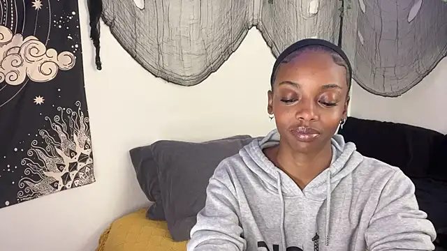 Trixie luv1 online show from 12-01-25, 07:15