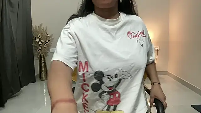 Snapshot of piyassi__divya chatting on 06-24-26, 05:33 piyassi divya online show from 06-24-26, 05:33