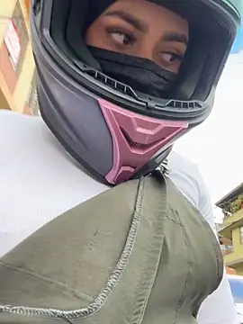 AlannaEvons online show from 11-06-25, 09:52