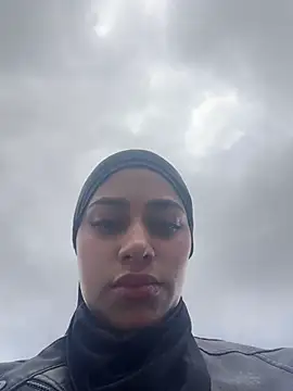 AlannaEvons online show from 04-07-26, 03:36