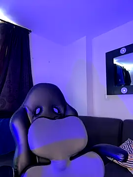 AlannaEvons online show from 11-30-25, 02:51