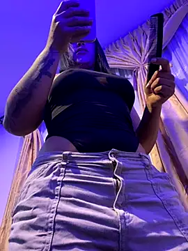 AlannaEvons online show from 10-10-25, 11:16