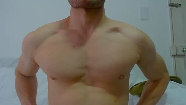 Snapshot of Rocky_Muscle chatting on 05-05-26, 03:59 Rocky Muscle online show from 05-05-26, 03:59