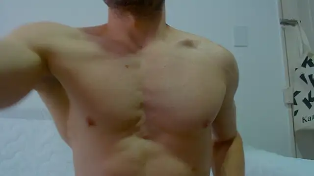 Snapshot of Rocky_Muscle chatting on 05-01-26, 04:01 Rocky Muscle online show from 05-01-26, 04:01