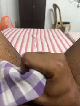 Snapshot of usermood2000 chatting on 12-22-25, 07:19 usermood2000 online show from 12-22-25, 07:19