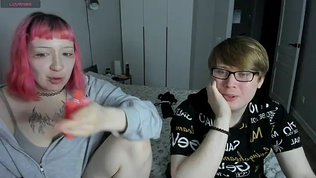 Couple Molly online show from 10-13-25, 05:36