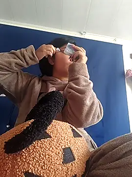 amanne misa online show from 10-24-25, 05:34