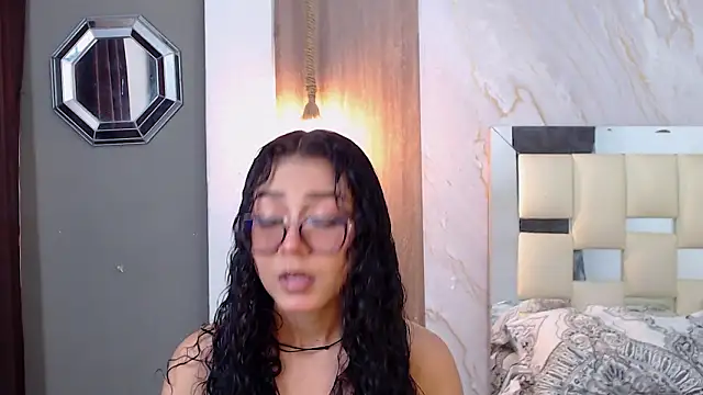 Snapshot of honeymoon_12 chatting on 02-08-26, 05:05 honeymoon 12 online show from 02-08-26, 05:05