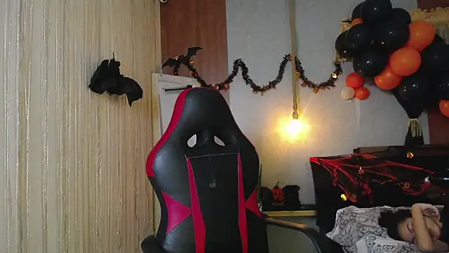 honeymoon 12 online show from 10-31-25, 02:52