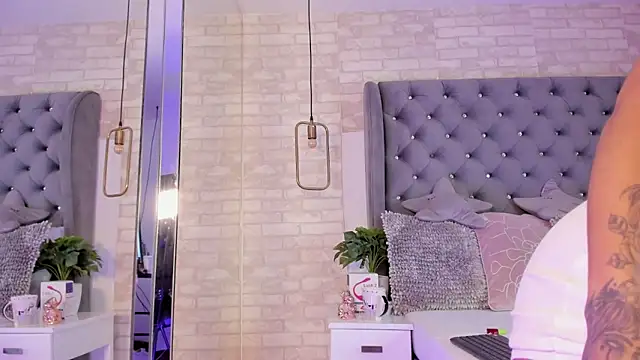 PauVega  online show from 03-25-26, 02:05