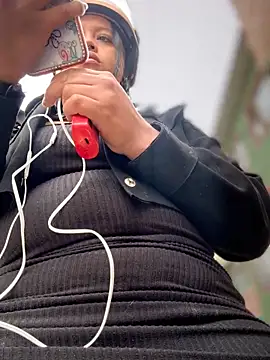 -Mia1 online show from 03-28-26, 12:06