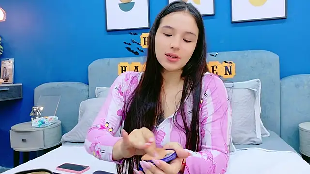 Ashley Evans22 online show from 11-04-25, 07:39