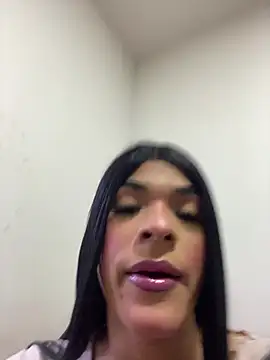 Snapshot of Amira_Ember chatting on 07-14-26, 07:02 Amira Ember online show from 07-14-26, 07:02