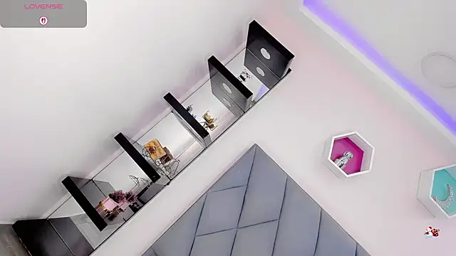 Amira Ember online show from 11-30-25, 08:42