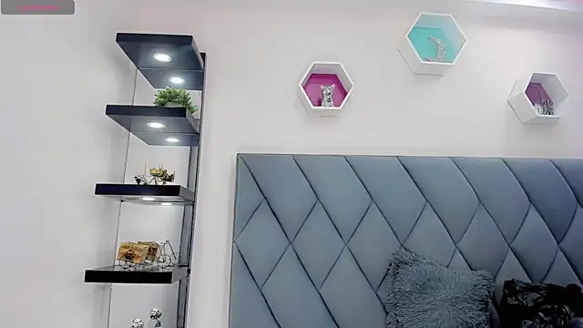 Amira Ember online show from 11-06-25, 03:32