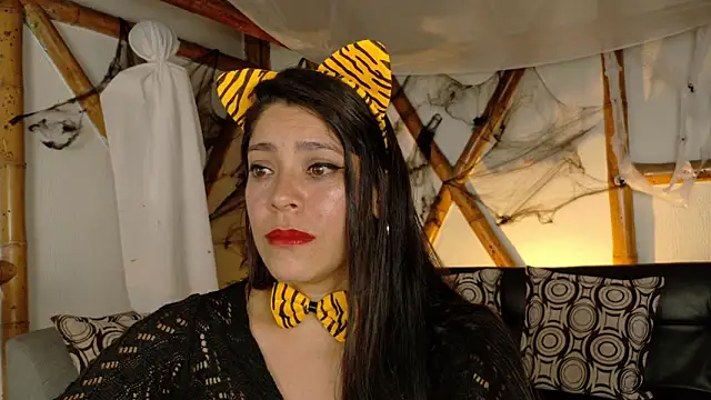 sofiia diaz0805 online show from 10-31-25, 09:11