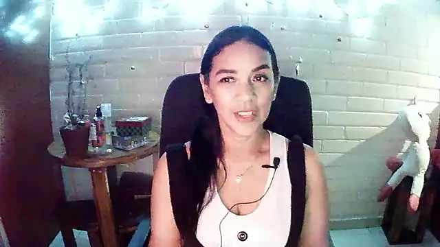 MiiaVelasquez online show from 01-09-26, 04:30