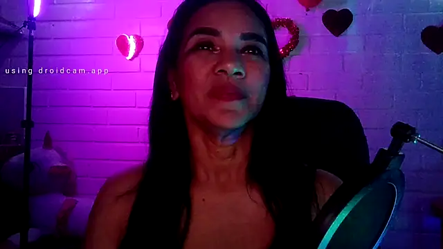 Snapshot of MiiaVelasquez chatting on 02-12-26, 04:23 MiiaVelasquez online show from 02-12-26, 04:23