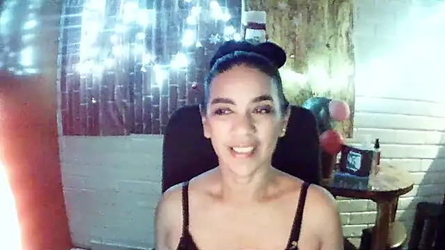 MiiaVelasquez online show from 12-23-25, 04:23