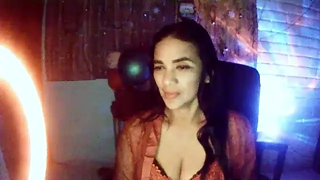 MiiaVelasquez online show from 12-20-25, 04:37