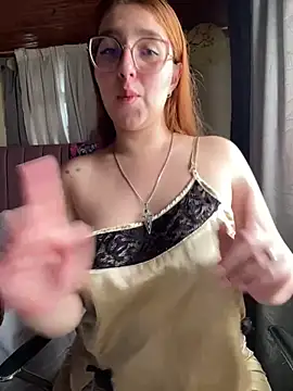 CoraVibes online show from 05-17-26, 12:27