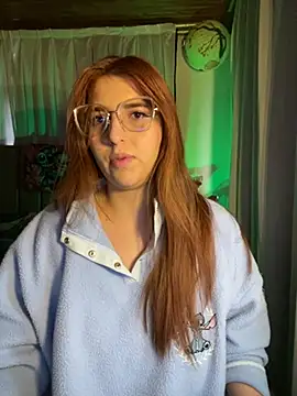 Snapshot of CoraVibes chatting on 02-05-26, 12:23 CoraVibes online show from 02-05-26, 12:23