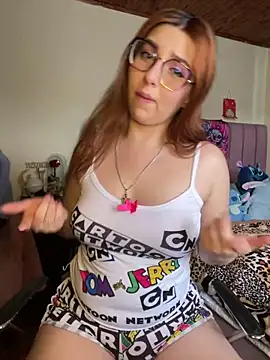 Snapshot of CoraVibes chatting on 03-01-26, 12:27 CoraVibes online show from 03-01-26, 12:27