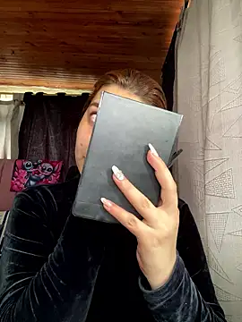 CoraVibes online show from 01-11-26, 01:51