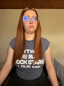 CoraVibes online show from 11-19-25, 11:54