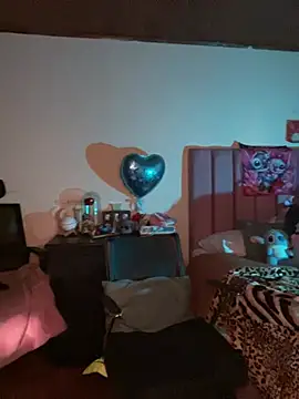 CoraVibes online show from 03-12-26, 11:47