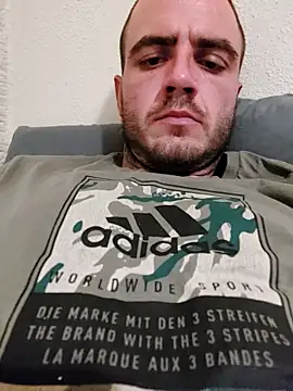 Snapshot of Hahahhdsj112 chatting on 10-31-25, 11:00 Hahahhdsj112 online show from 10-31-25, 11:00