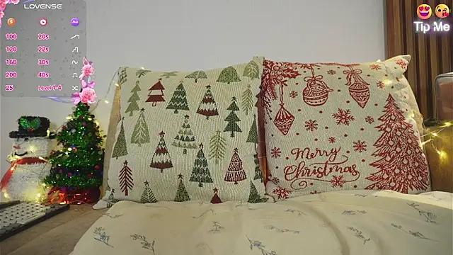 Roxybeautyy online show from 11-15-25, 09:35