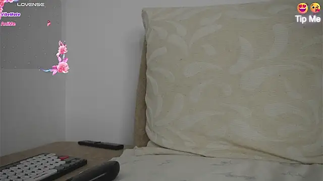 Roxybeautyy online show from 03-24-26, 09:20