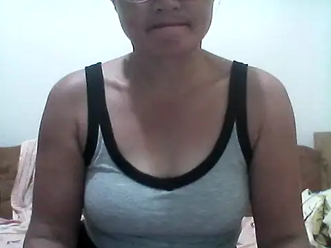 nathalie0045 online show from 04-06-26, 05:08