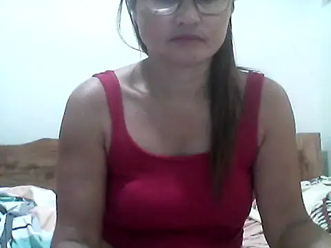 nathalie0045 online show from 05-13-26, 10:17