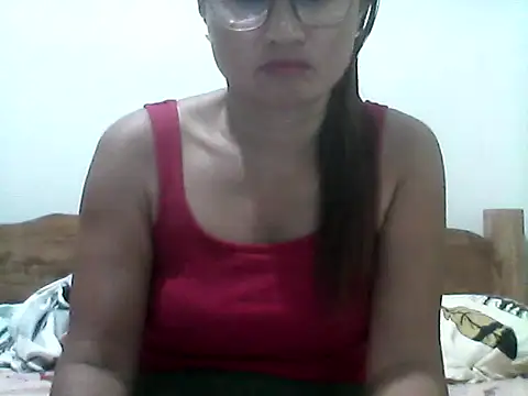 nathalie0045 online show from 05-19-26, 10:28