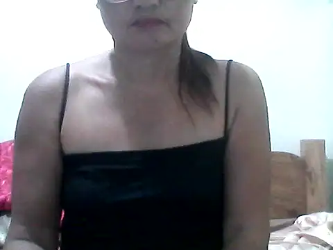 Snapshot of nathalie0045 chatting on 06-14-26, 09:21 nathalie0045 online show from 06-14-26, 09:21