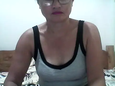 nathalie0045 online show from 06-04-26, 10:47