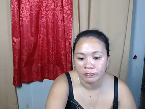 Snapshot of urasianpinayhotmama chatting on 06-26-26, 10:32 urasianpinayhotmama online show from 06-26-26, 10:32