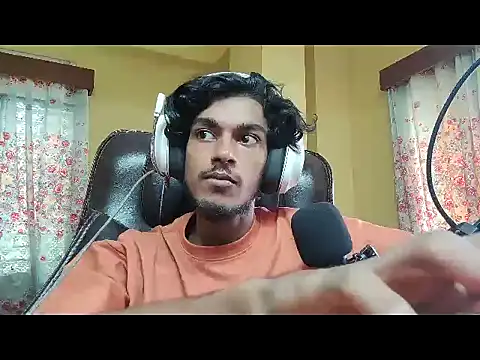 Snapshot of thecatfish chatting on 09-19-25, 05:11 thecatfish online show from 09-19-25, 05:11