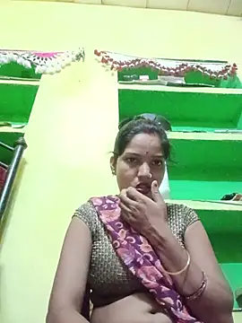 Snapshot of Seema_guptaji chatting on 07-14-26, 03:44 Seema guptaji online show from 07-14-26, 03:44