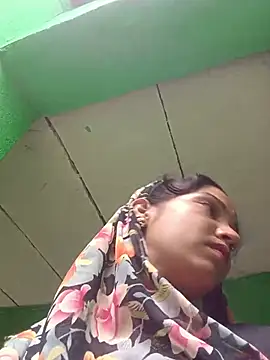 Snapshot of Seema_guptaji chatting on 06-29-26, 07:48 Seema guptaji online show from 06-29-26, 07:48