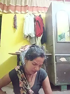 Snapshot of Seema_guptaji chatting on 06-23-26, 08:40 Seema guptaji online show from 06-23-26, 08:40