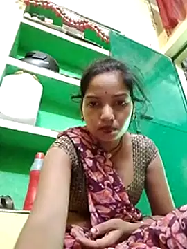Snapshot of Seema_guptaji chatting on 07-14-26, 10:21 Seema guptaji online show from 07-14-26, 10:21
