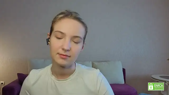 Snapshot of HongTomczak chatting on 07-15-26, 06:20 HongTomczak online show from 07-15-26, 06:20