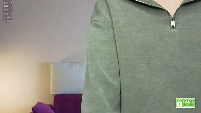 HongTomczak online show from 04-24-26, 07:54