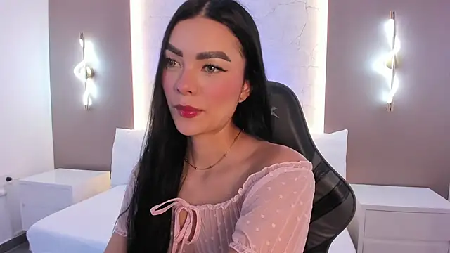 emily tolson online show from 12-18-25, 07:18