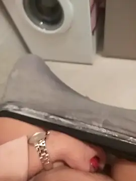 TaraWild online show from 12-22-25, 07:25