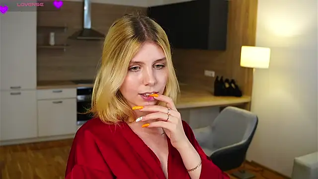 Snapshot of HermelindaKopczyk chatting on 10-04-25, 04:30 HermelindaKopczyk online show from 10-04-25, 04:30