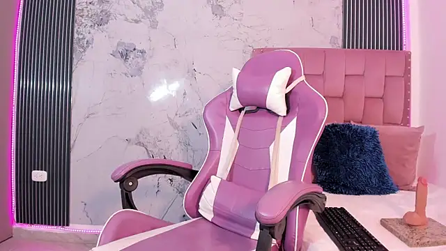 Mia Duarte1 online show from 11-26-25, 07:25